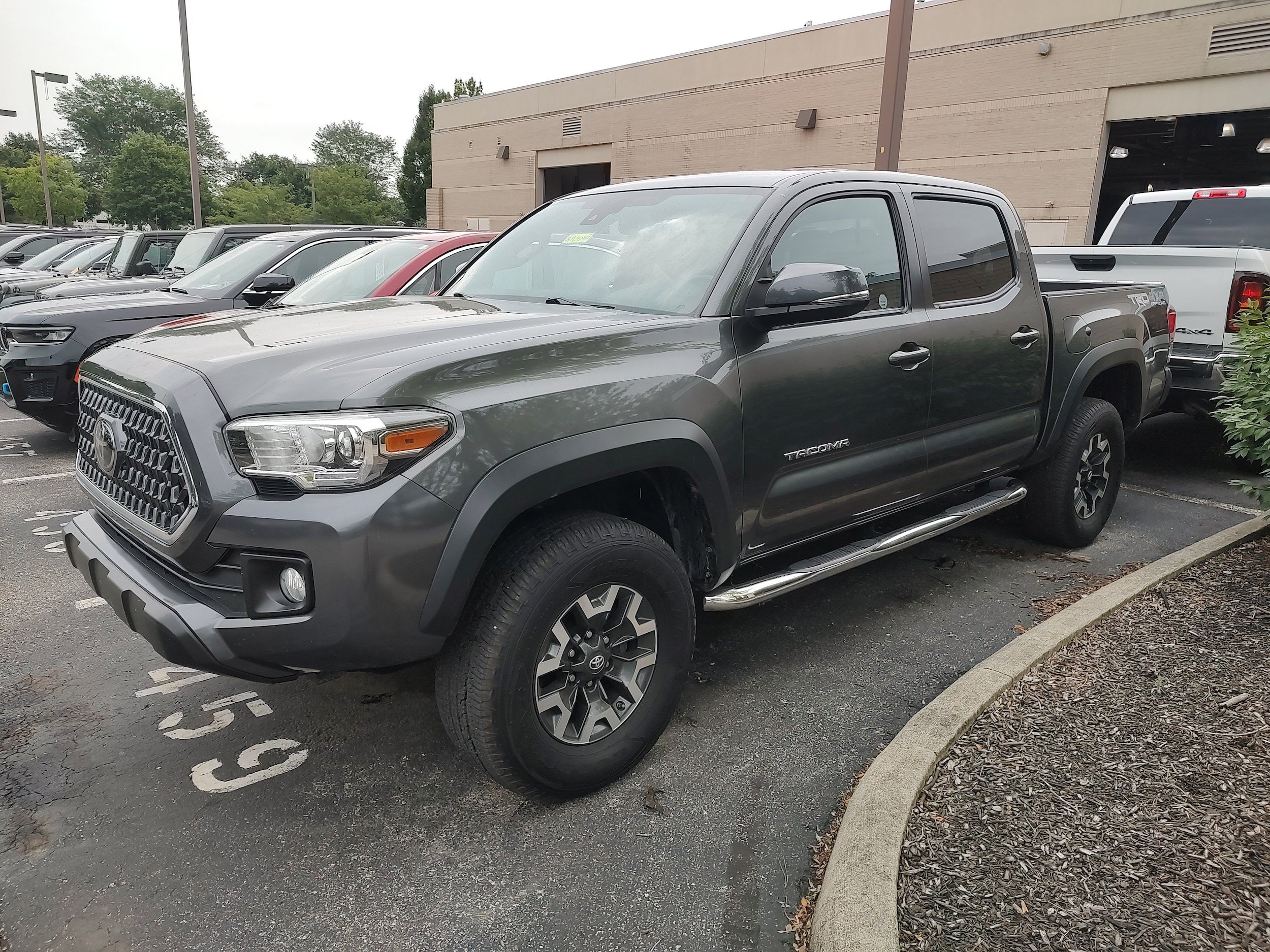 Used 2019 Toyota Tacoma TRD Off-Road AWD/4WD image 2