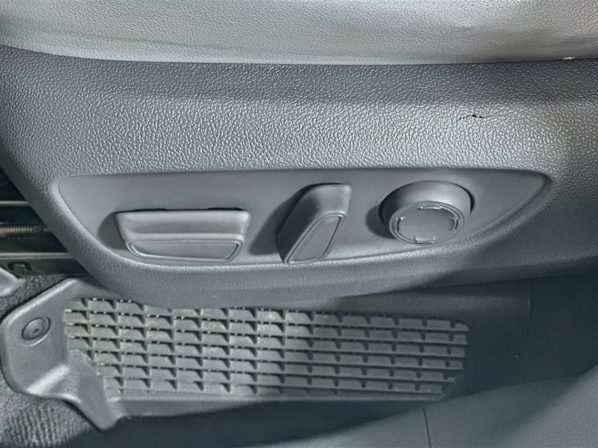 Used 2021 Toyota Sienna XLE FWD image 13