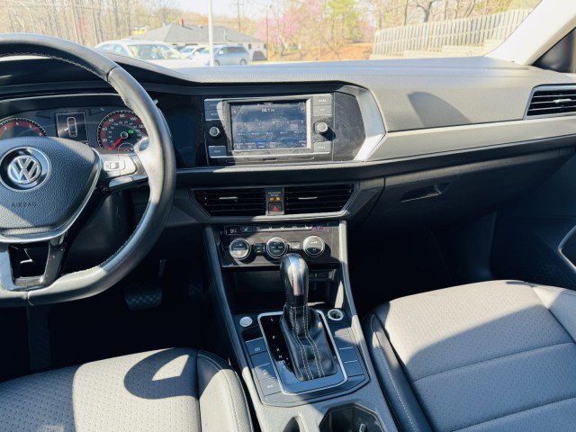 Used 2021 Volkswagen Jetta SE image 9
