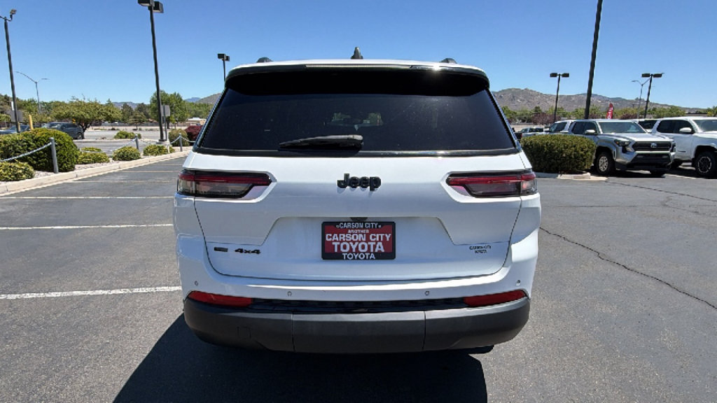 Used 2021 Jeep Grand Cherokee L Laredo AWD/4WD image 4