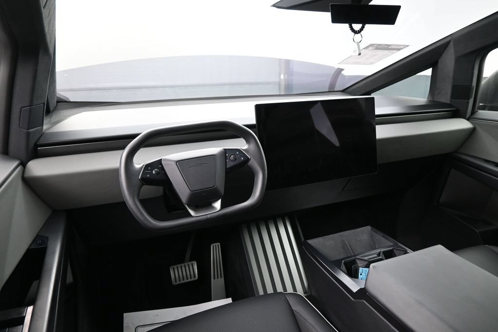 Used 2024 Tesla Cybertruck AWD Crew Cab image 27