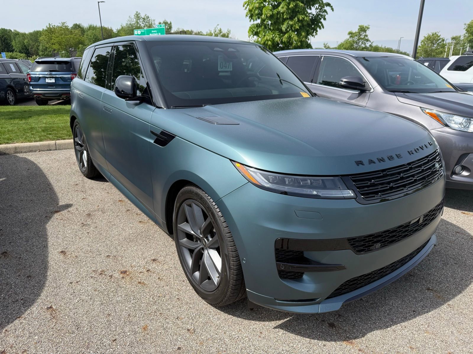 Used 2024 Land Rover Range Rover Sport Dynamic SE AWD/4WD image 3