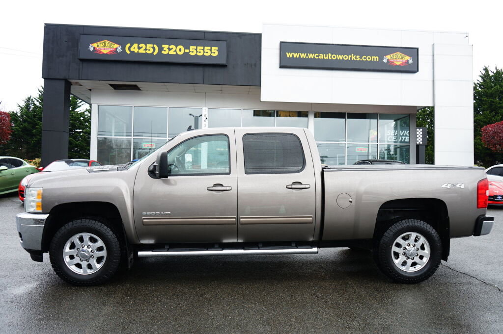 Used 2013 Chevrolet Silverado 3500 LTZ image 2