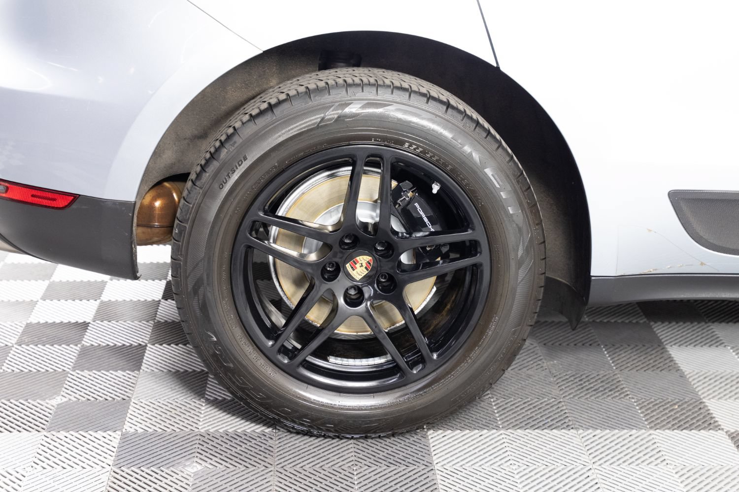 Used 2021 Porsche Macan AWD/4WD image 40