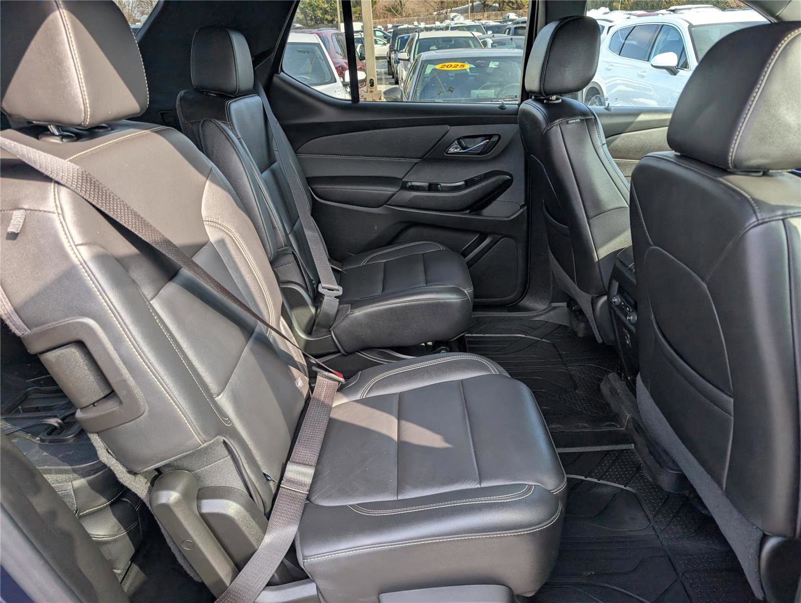 Used 2022 Chevrolet Traverse LT w/ LPO, Floor Liner Package image 13