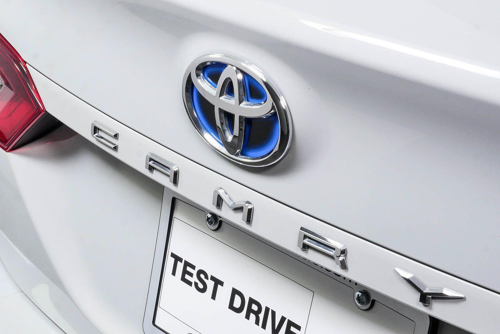 Used 2024 Toyota Camry LE FWD image 32
