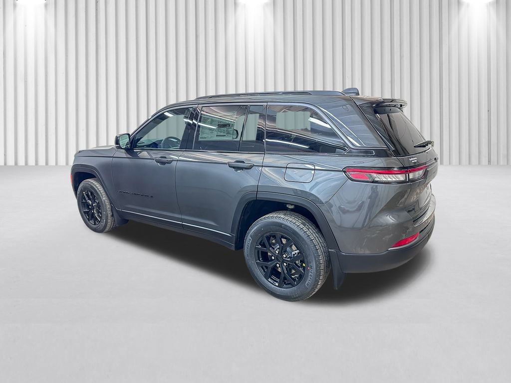 New 2026 Jeep Grand Cherokee Altitude image 7