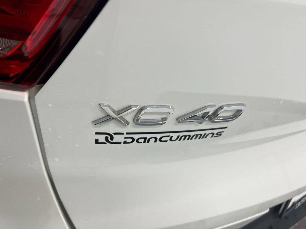 Used 2023 Volvo XC40 B4 Ultimate FWD image 26