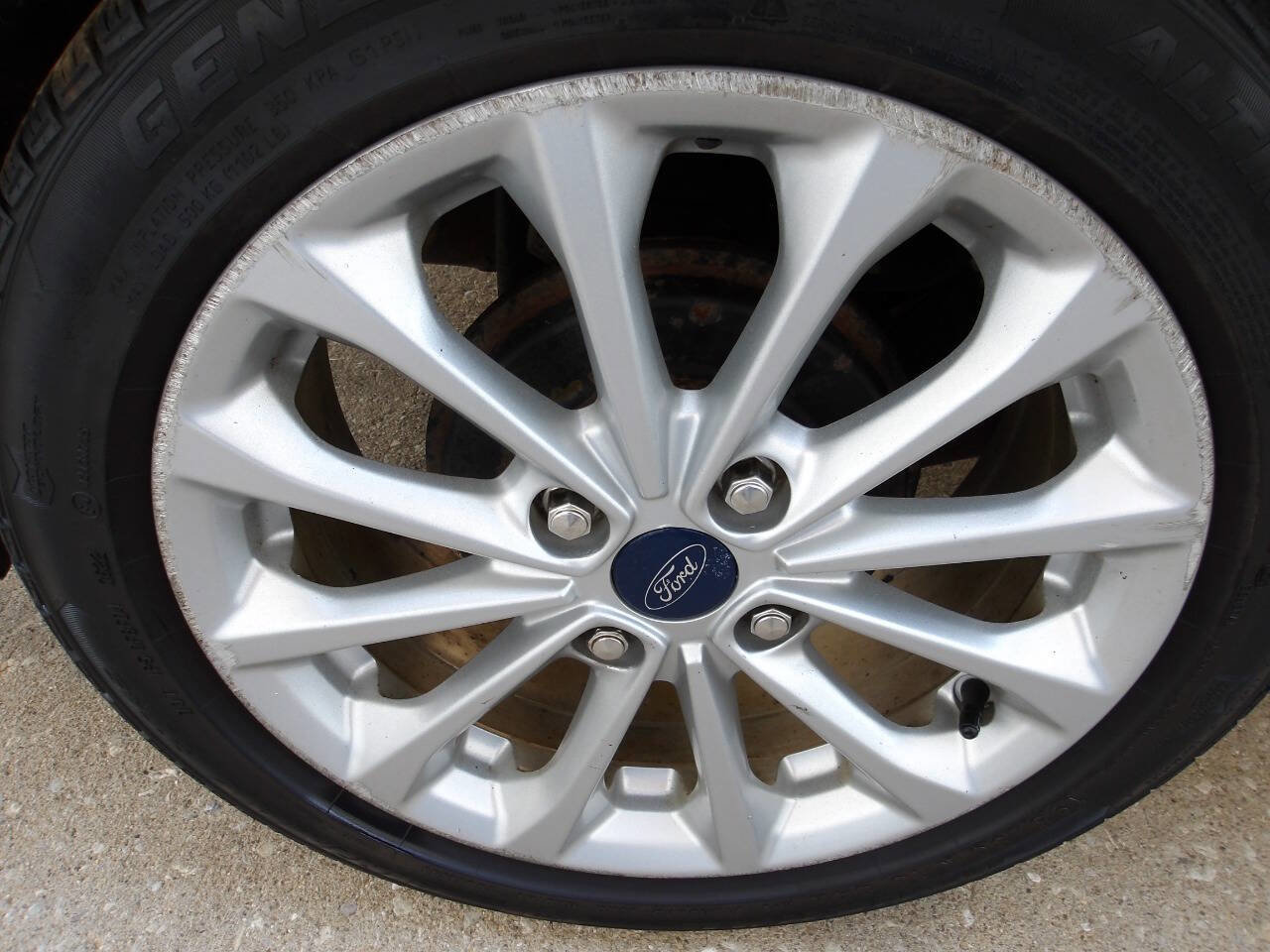 Used 2014 Ford Fiesta SE w/ Equipment Group 201A FWD image 25