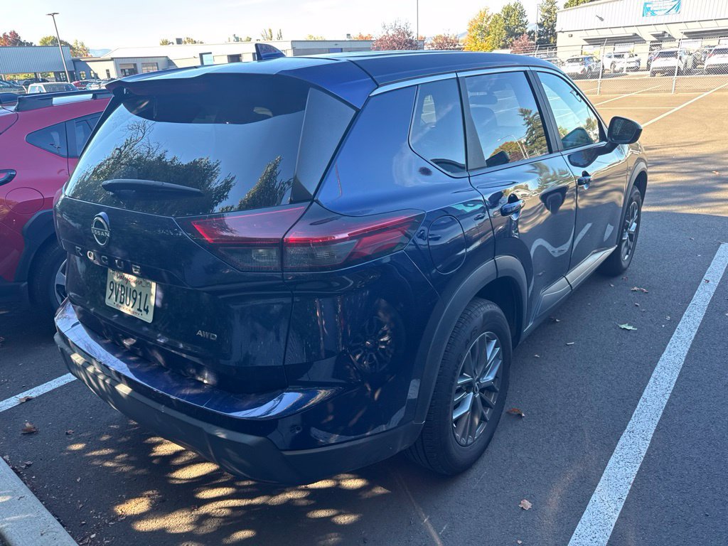 Used 2026 Nissan Rogue SV AWD/4WD image 3