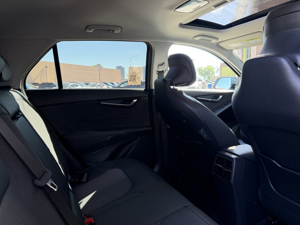 Used 2023 Kia Niro EX Touring image 38