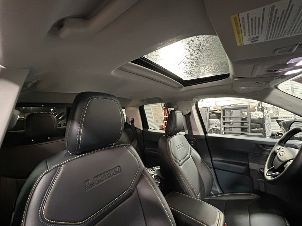New 2025 Ford Maverick Lobo image 28