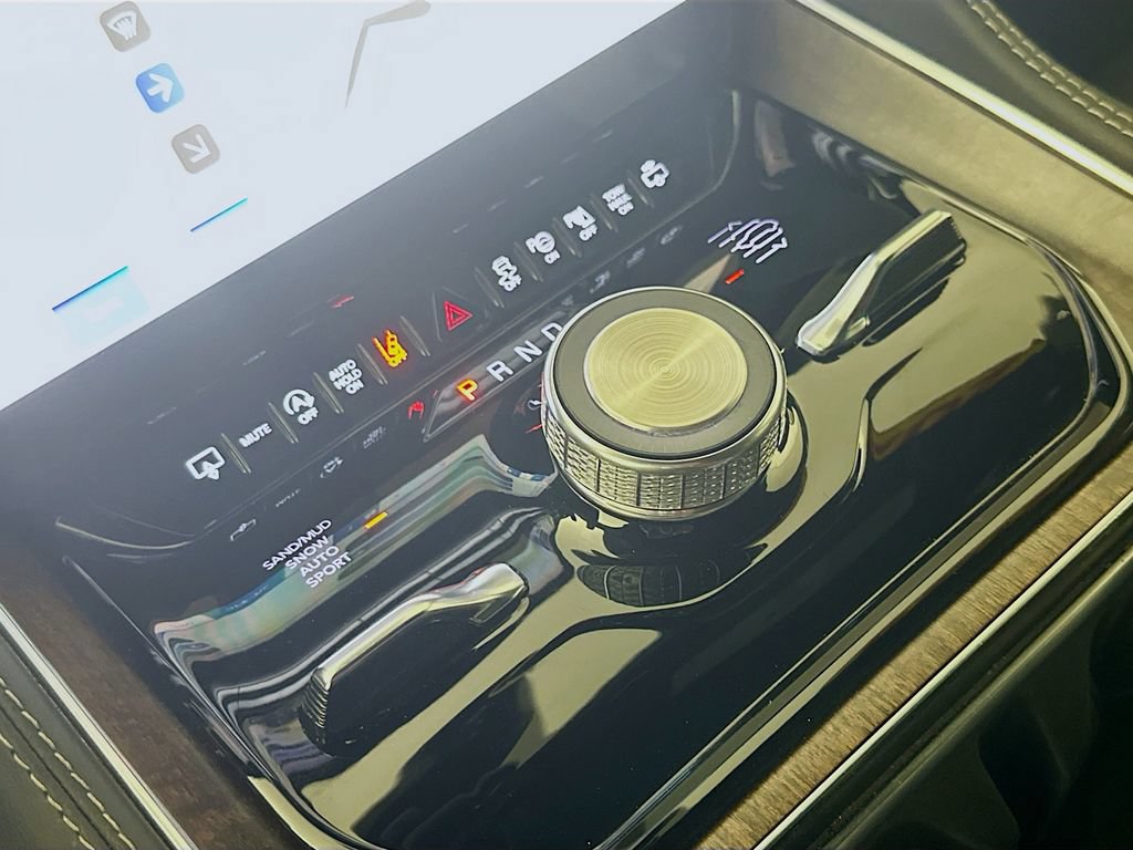Certified 2025 Jeep Grand Wagoneer 4WD image 26