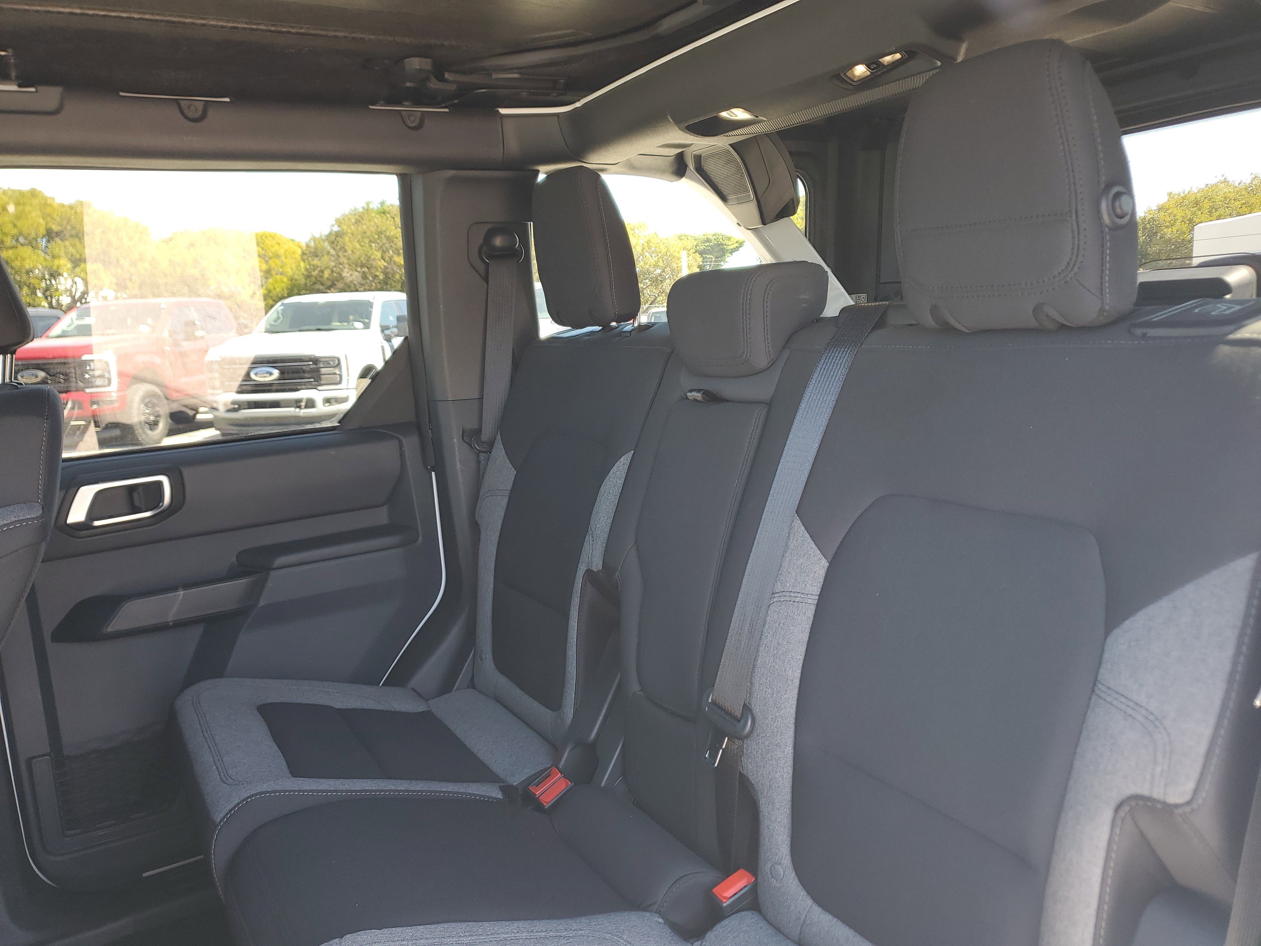 Used 2025 Ford Bronco Big Bend image 12