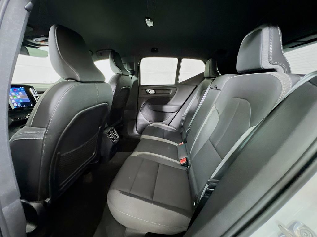 Used 2023 Volvo XC40 Recharge Core image 22