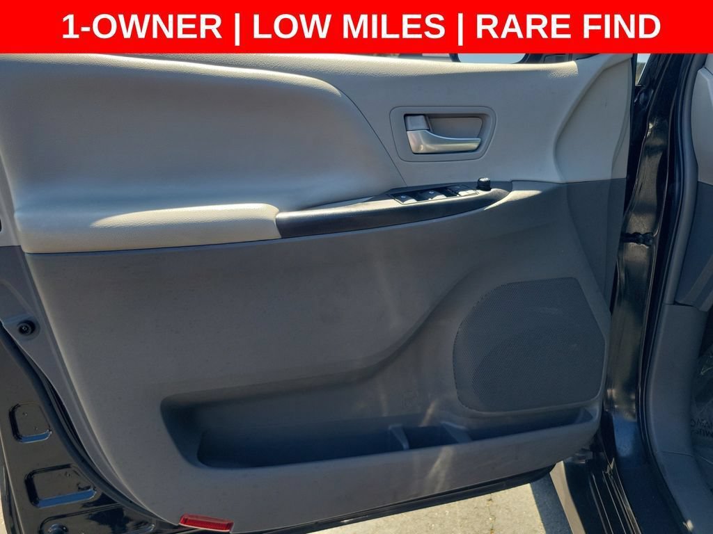 Used 2019 Toyota Sienna LE FWD image 19