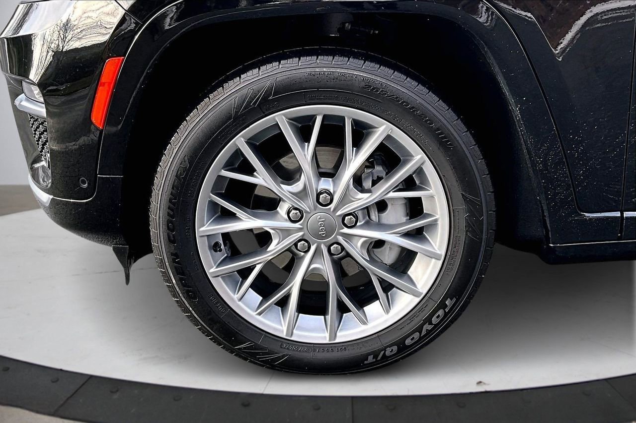 Certified 2022 Jeep Grand Cherokee Summit w/ Adv Protech Group IV image 34