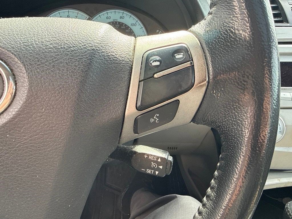 Used 2011 Toyota Camry SE w/ Sport Leather Pkg FWD image 12