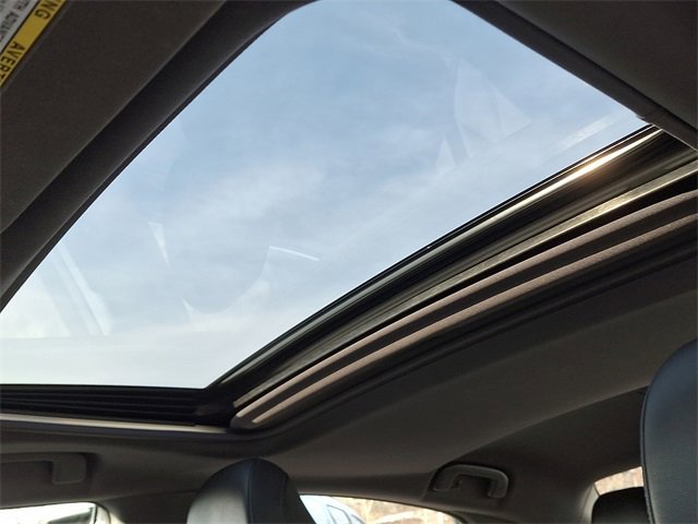 Used 2019 Toyota Avalon XLE w/ Moonroof Package image 14