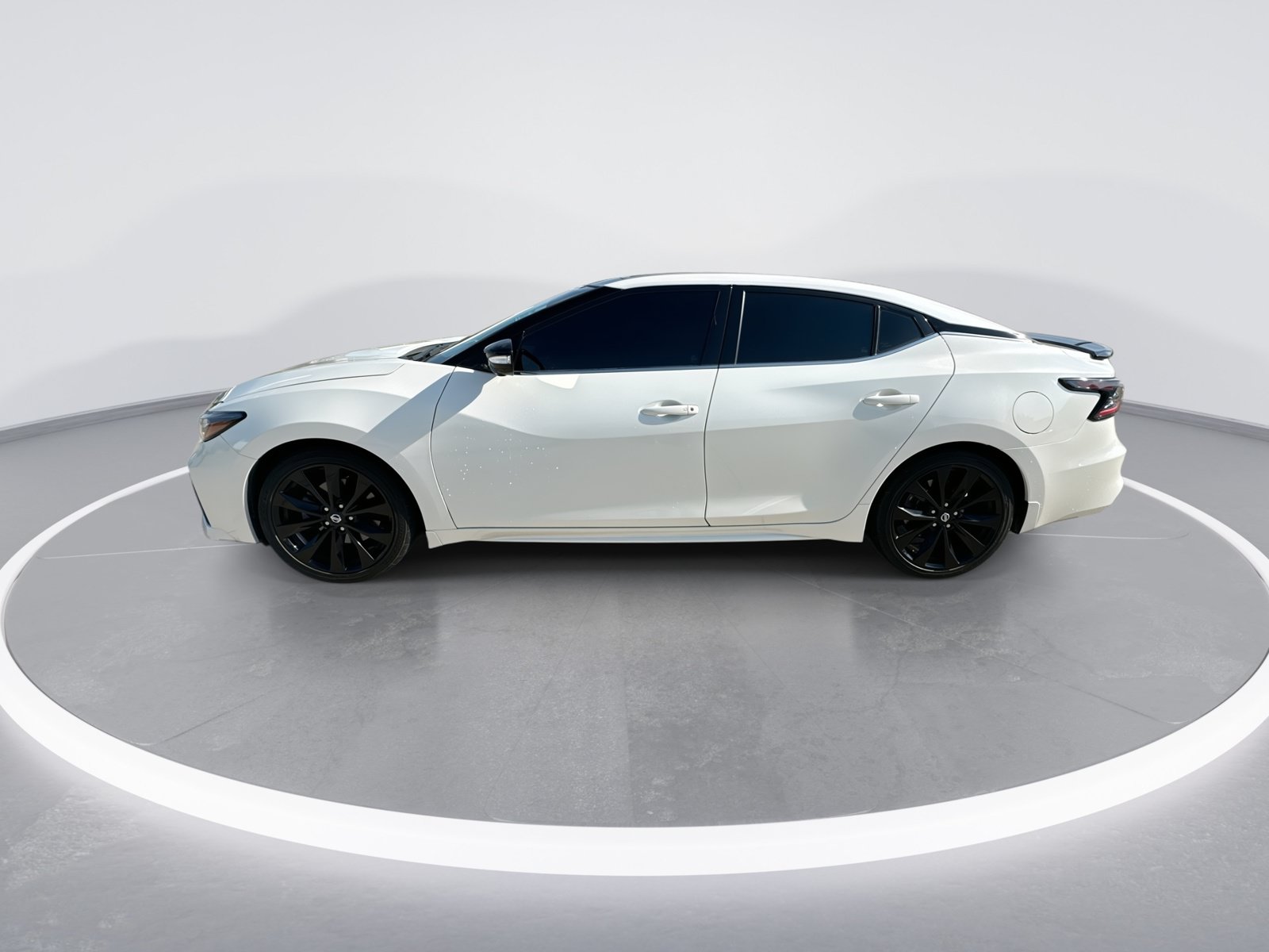 Used 2022 Nissan Maxima SR w/ Sport Mat Group FWD image 5