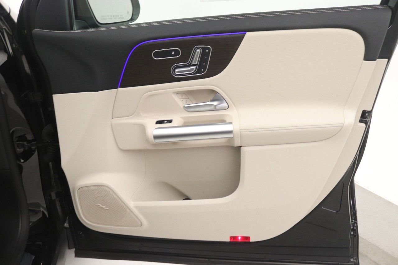 Certified 2025 Mercedes-Benz GLA 250 image 24