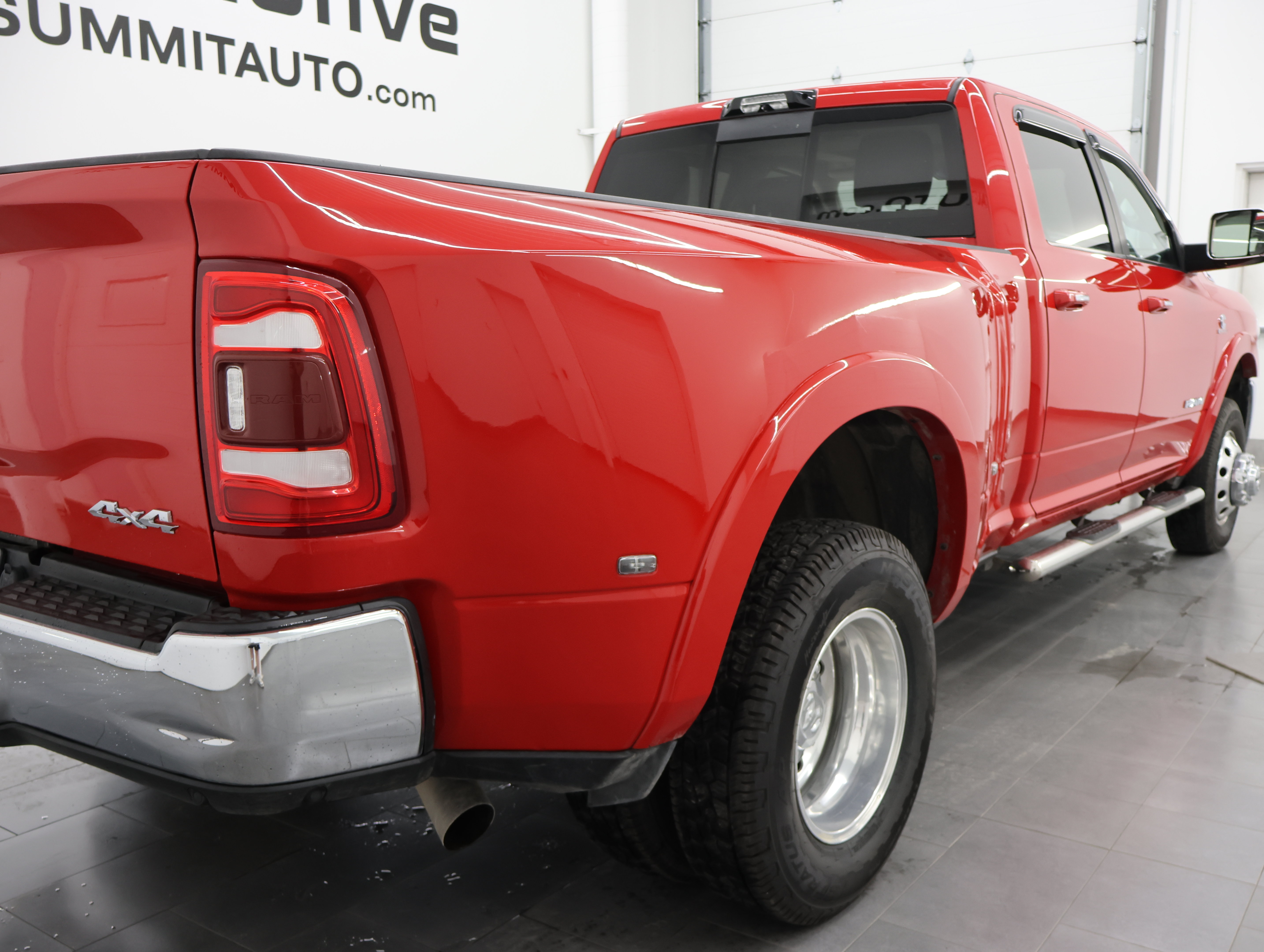Used 2022 RAM 3500 Laramie AWD/4WD image 2