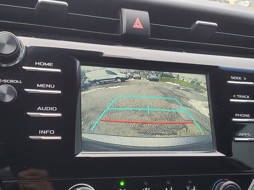 Used 2018 Toyota Camry L image 24