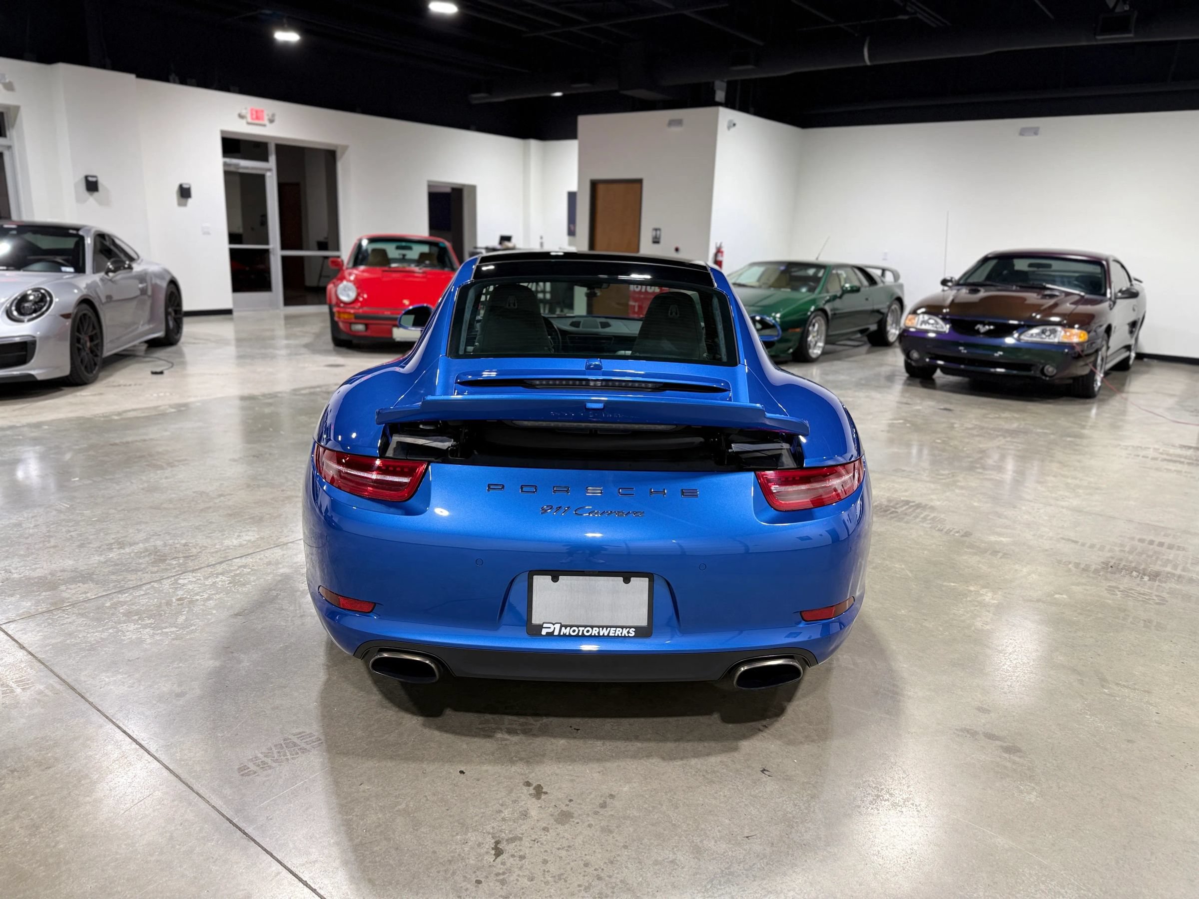 Used 2015 Porsche 911 Carrera image 11