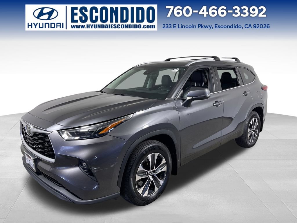 Used 2022 Toyota Highlander XLE FWD 360° Tour