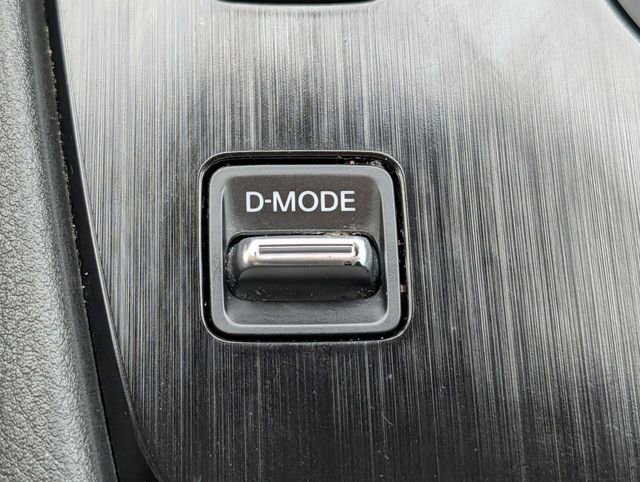 Used 2023 Nissan Rogue SV FWD image 16