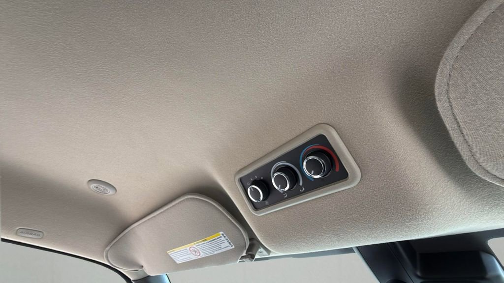 Used 2025 Chevrolet Express 3500 LT w/ LT Preferred Equipment Group image 34