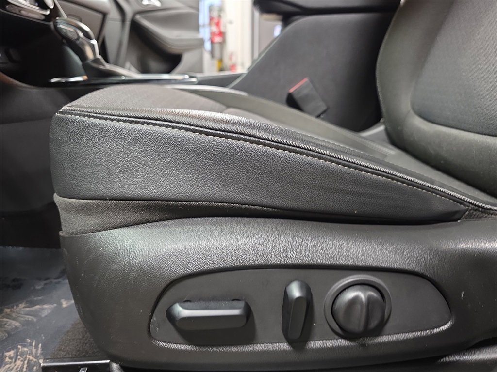 Used 2021 Buick Encore GX Select image 28