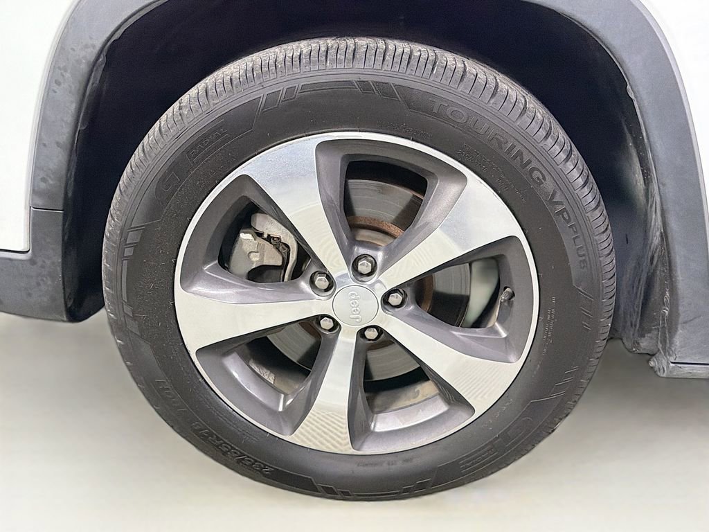 Used 2019 Jeep Cherokee Limited image 34