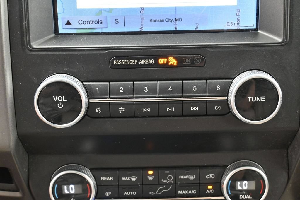 Used 2019 Ford Expedition XLT w/ Equipment Group 202A RWD image 28