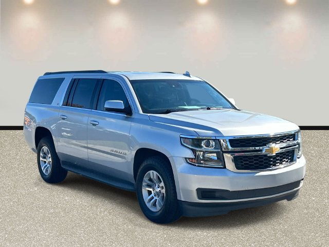 Used 2016 Chevrolet Suburban LT RWD image 3