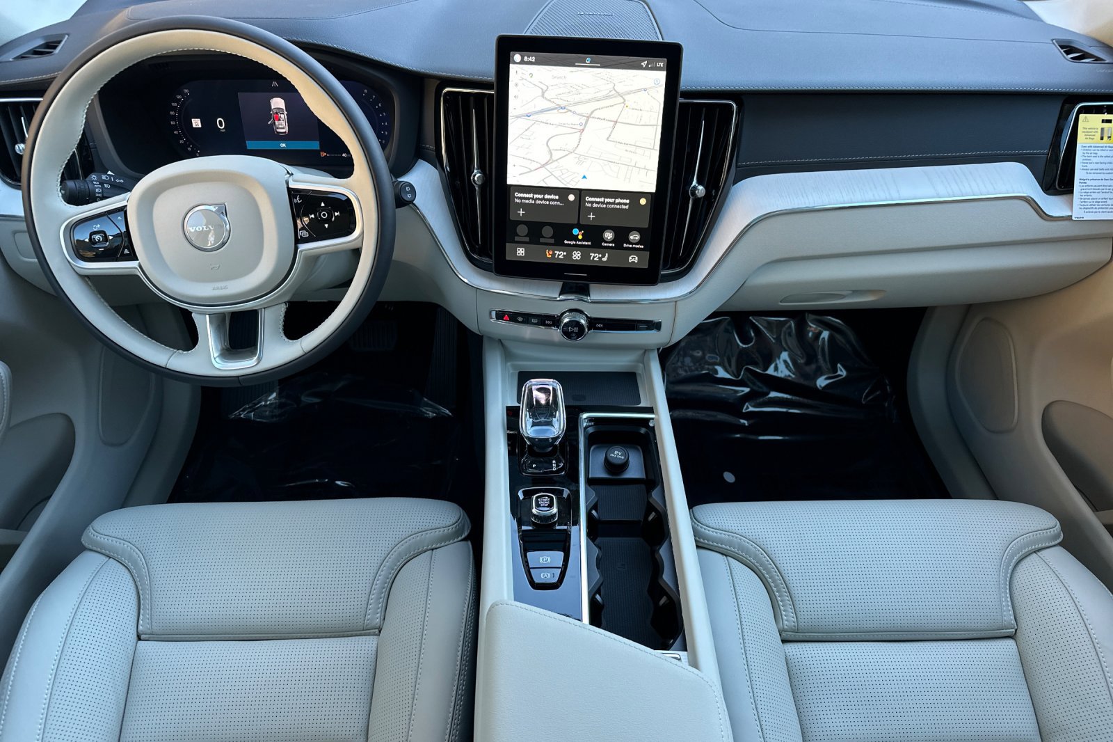 New 2026 Volvo XC60 B5 Ultra w/ Climate Package image 11