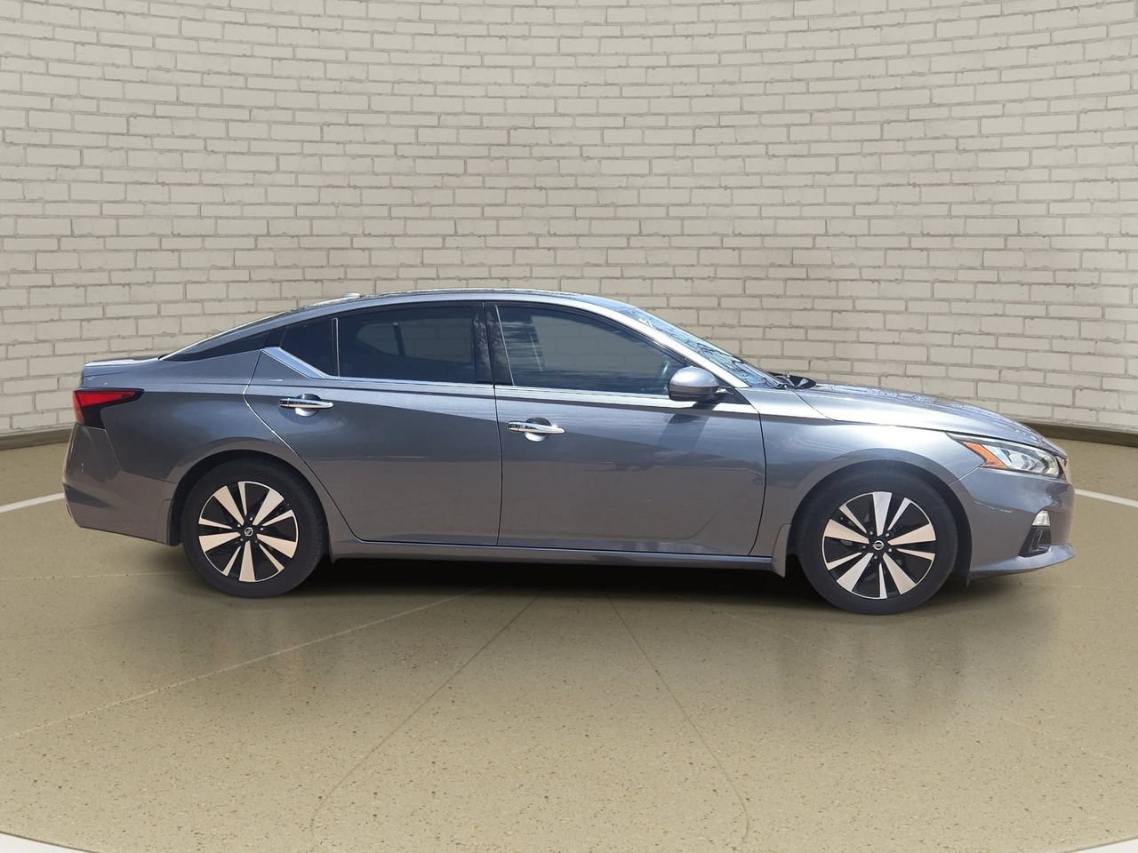 Used 2020 Nissan Altima 2.5 SV FWD image 4