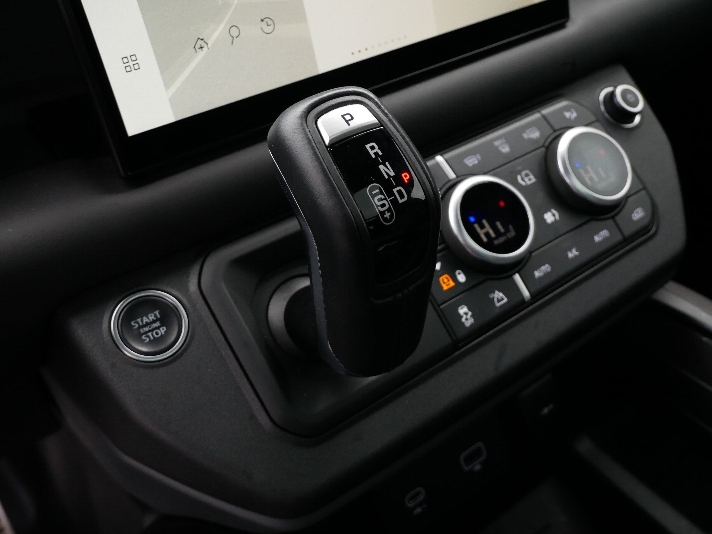 Used 2023 Land Rover Defender 90 X image 24