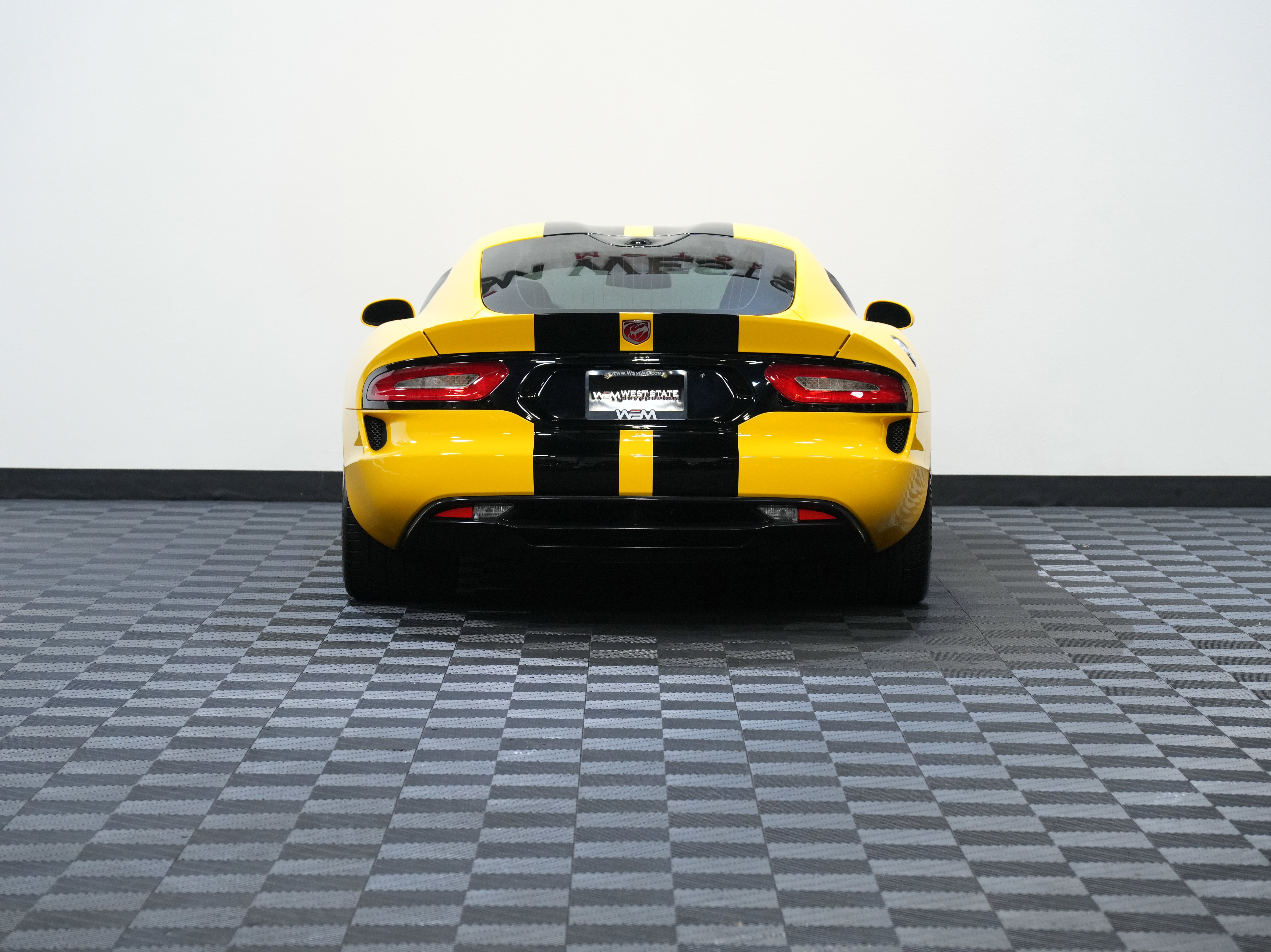 Used 2013 SRT Viper GTS w/ GTS Laguna Interior Pkg image 7