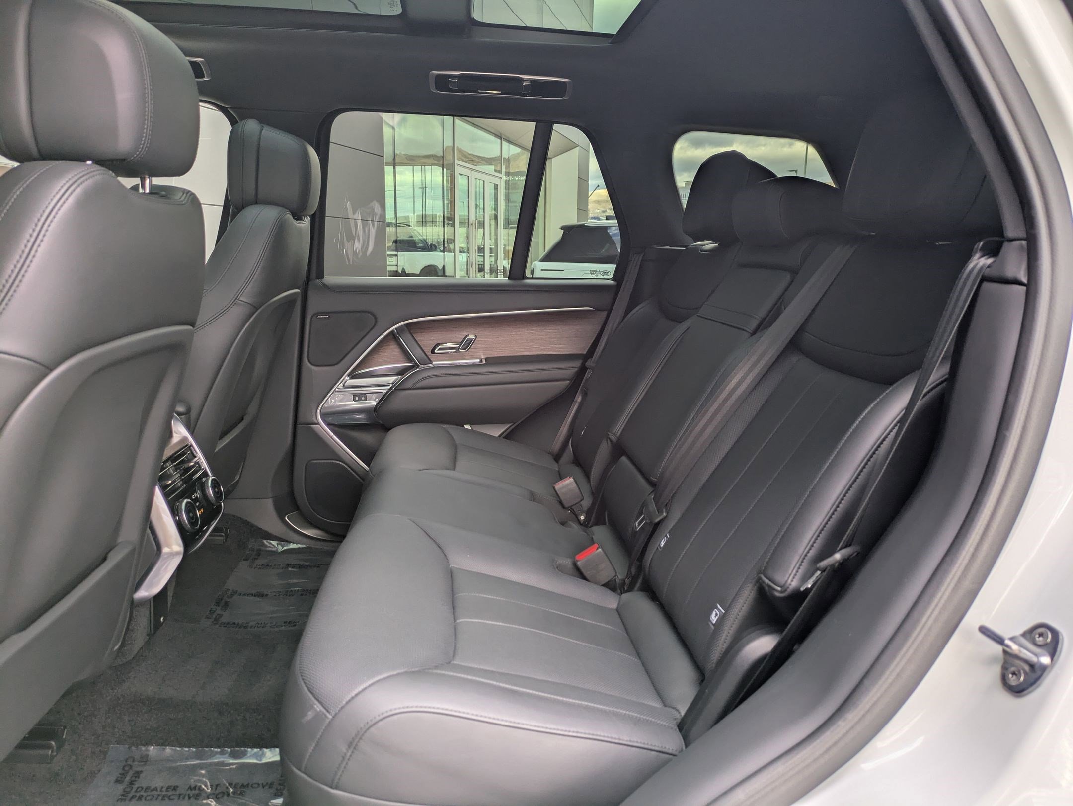 Certified 2023 Land Rover Range Rover SE image 27