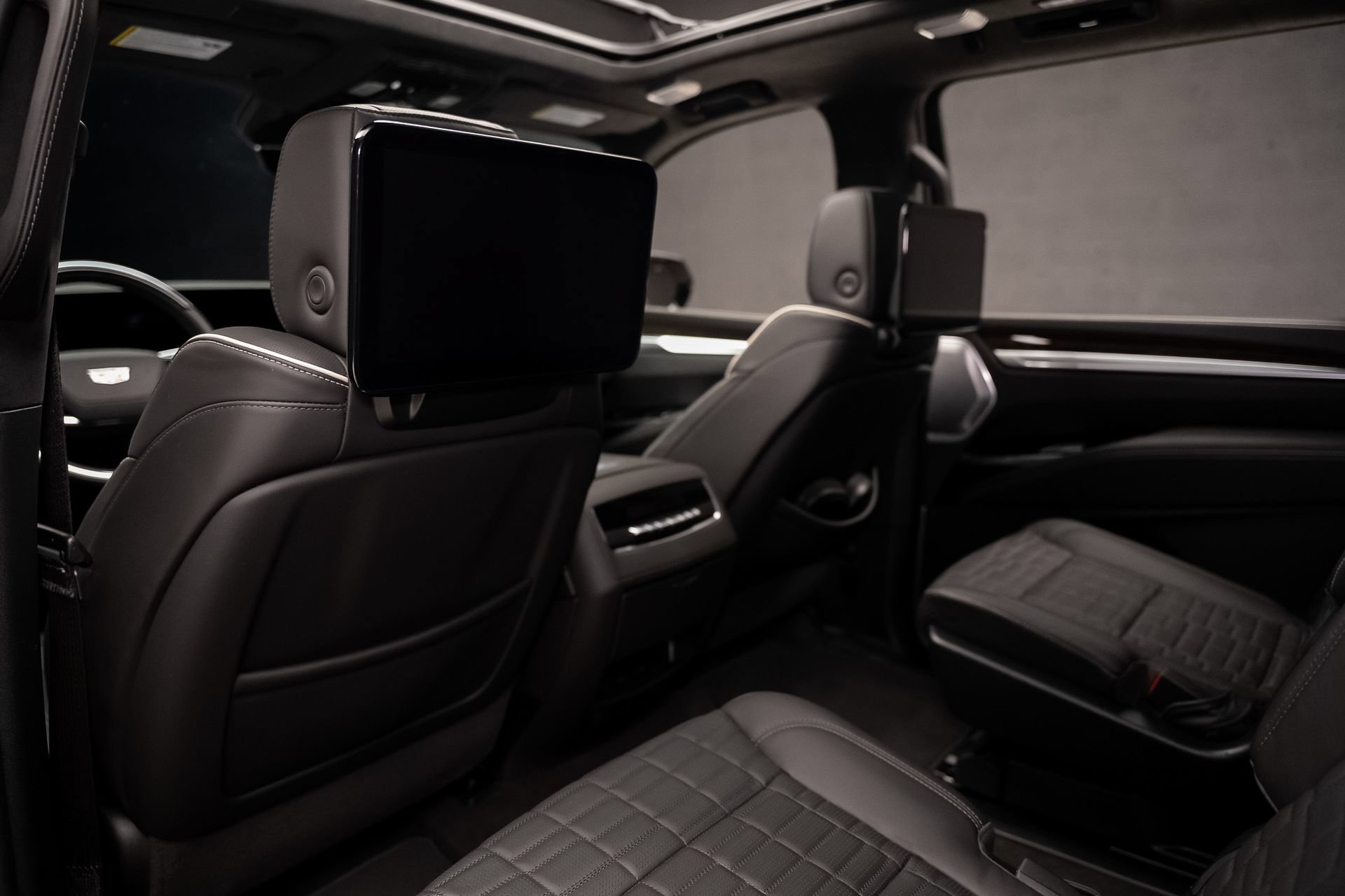 Used 2025 Cadillac Escalade ESV Premium Luxury Platinum AWD/4WD image 72