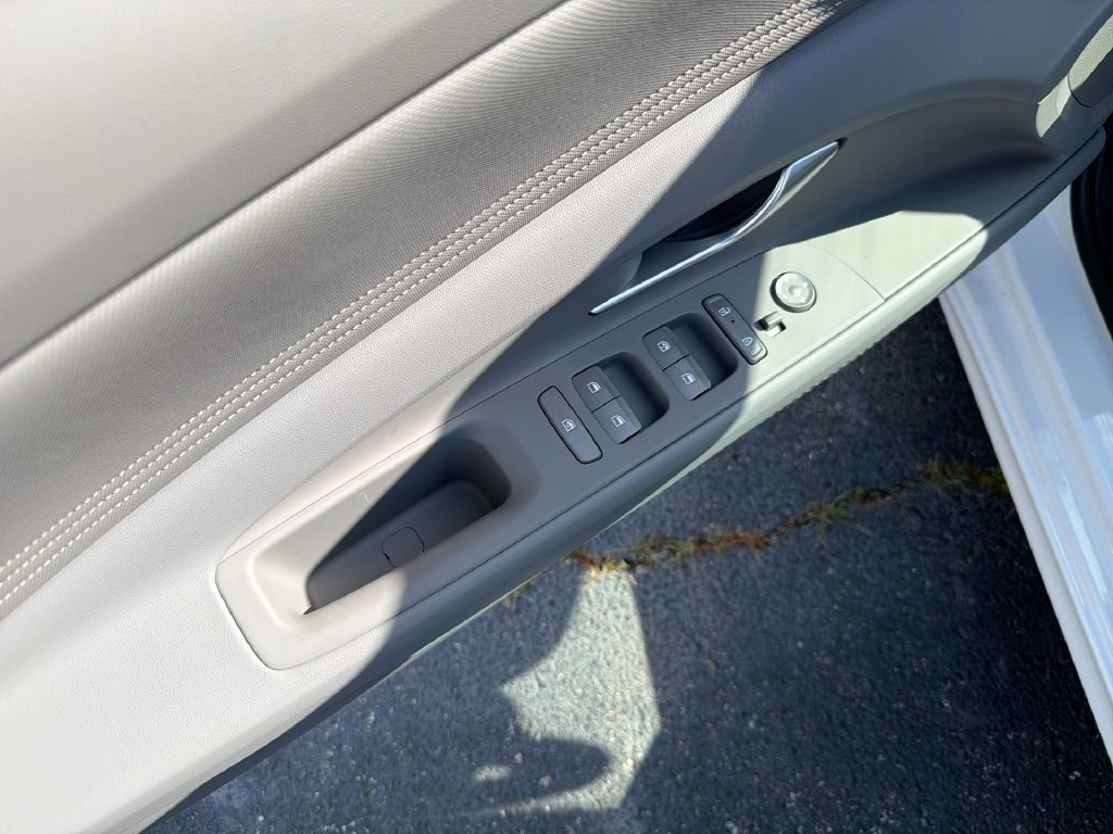 New 2026 Hyundai Elantra SEL Sport Premium FWD image 14