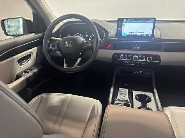 Used 2025 Honda Pilot Touring image 18