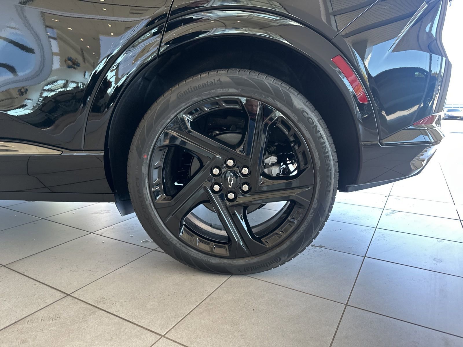 New 2025 Chevrolet Equinox EV RS image 9