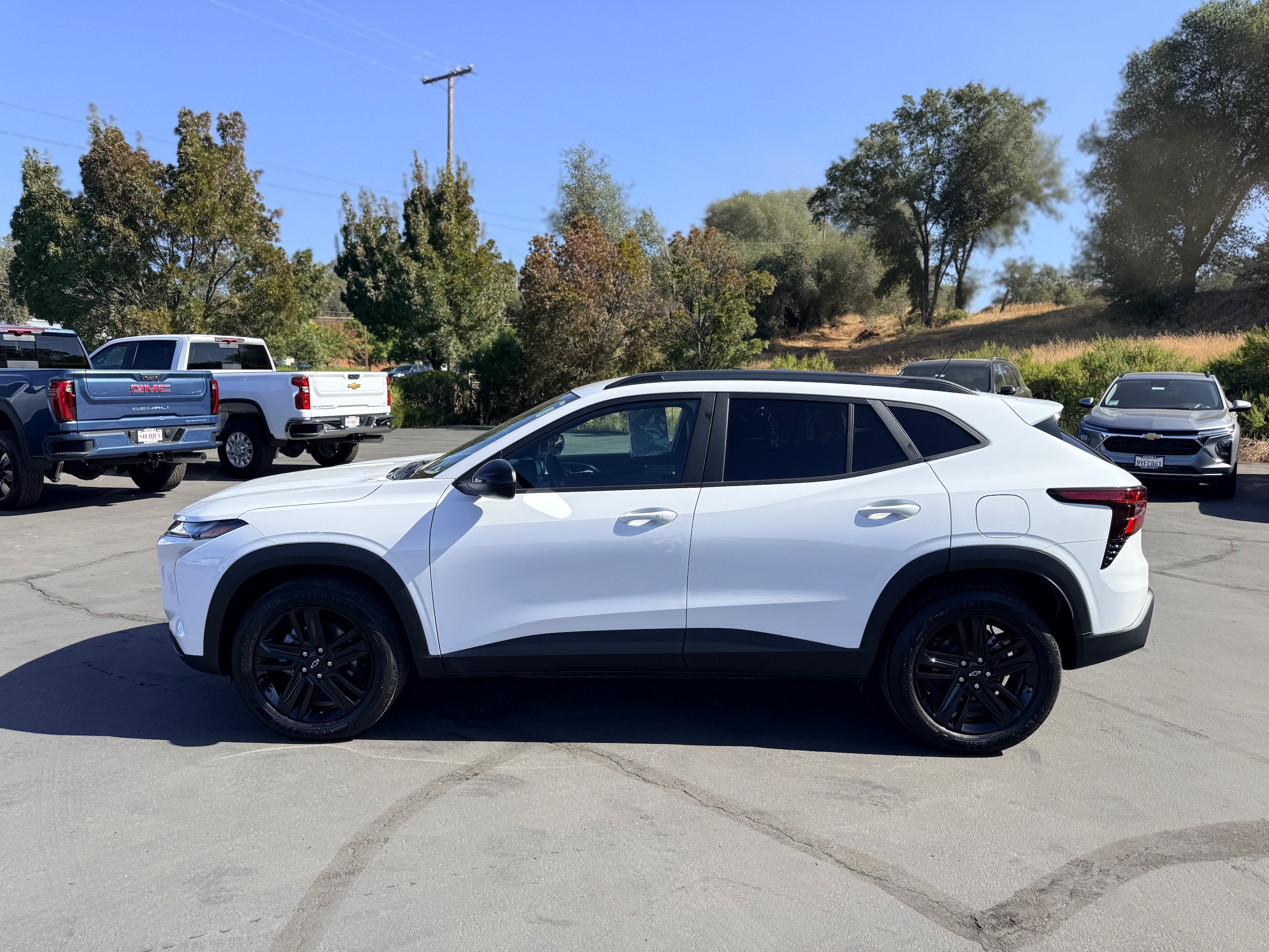 Used 2024 Chevrolet Trax ACTIV FWD image 1
