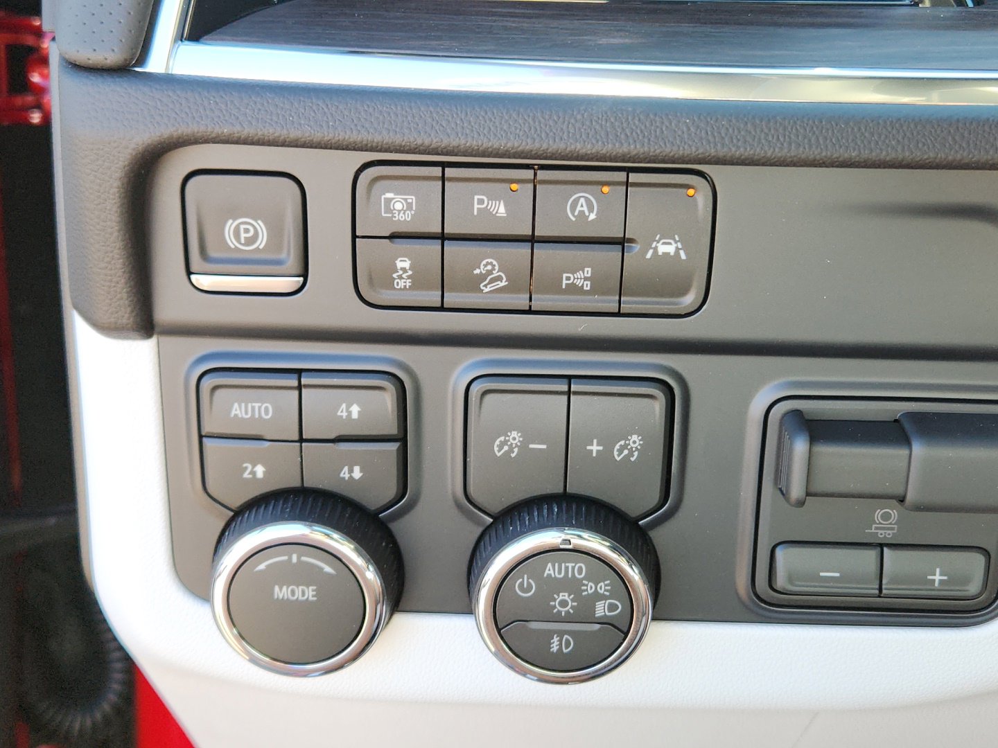 New 2026 Chevrolet Suburban Premier image 15