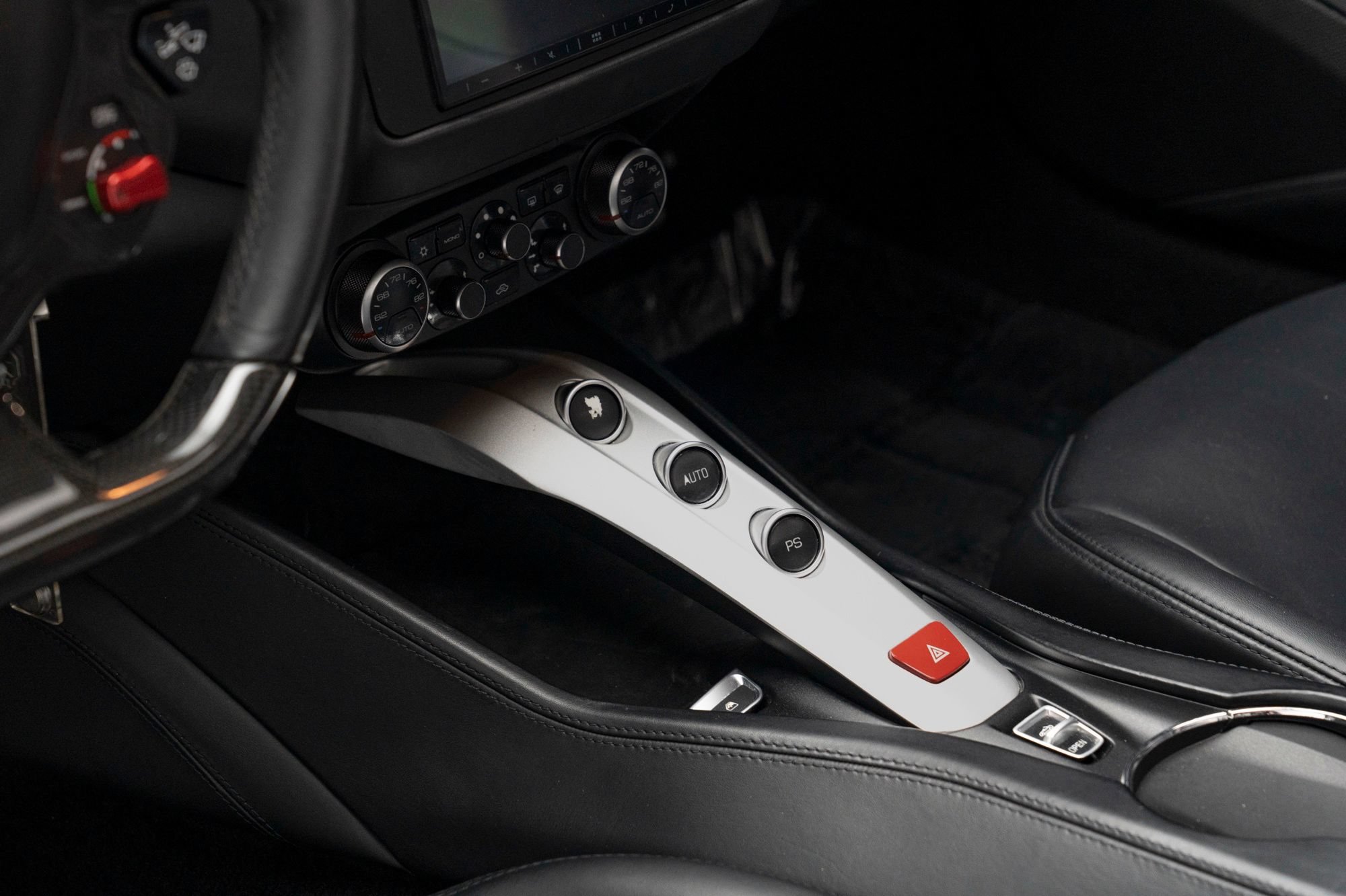 Used 2016 Ferrari California T RWD image 32