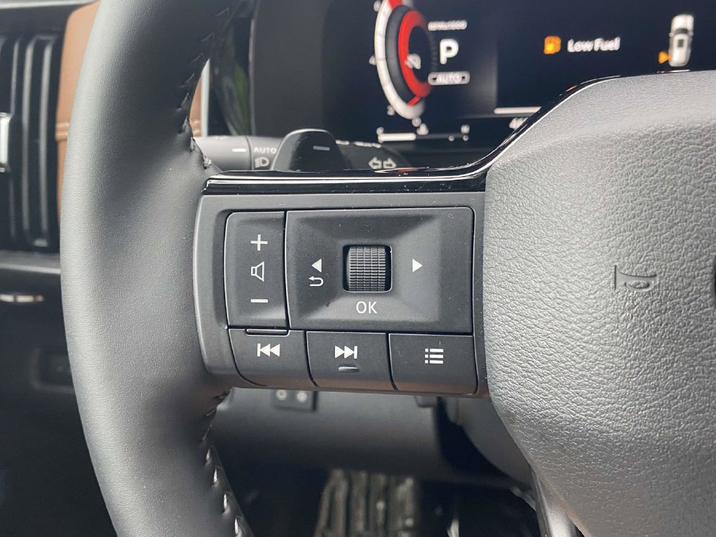 Used 2026 Nissan Pathfinder Platinum w/ Accent Package AWD/4WD image 20