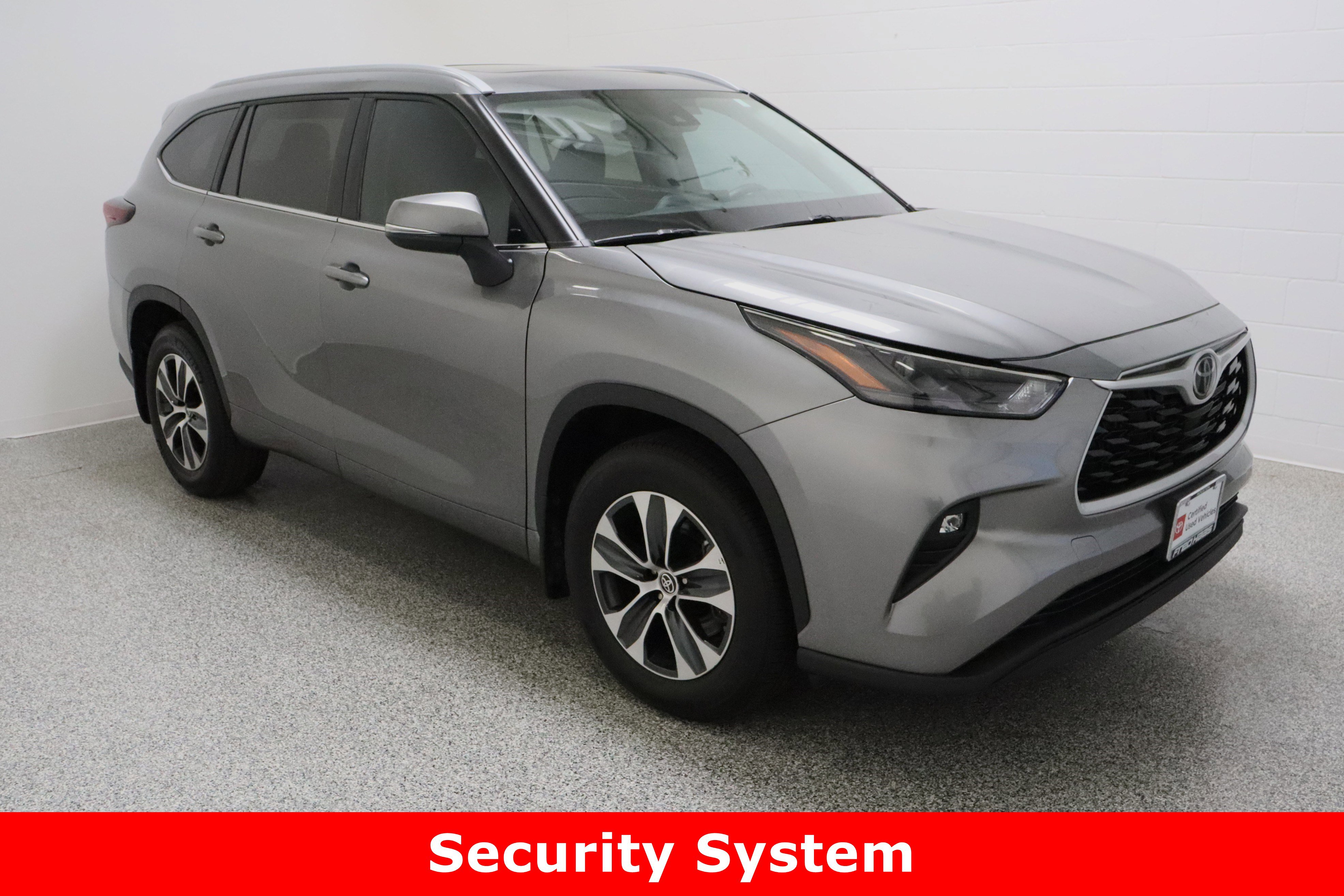 Certified 2025 Toyota Highlander XLE AWD/4WD image 4