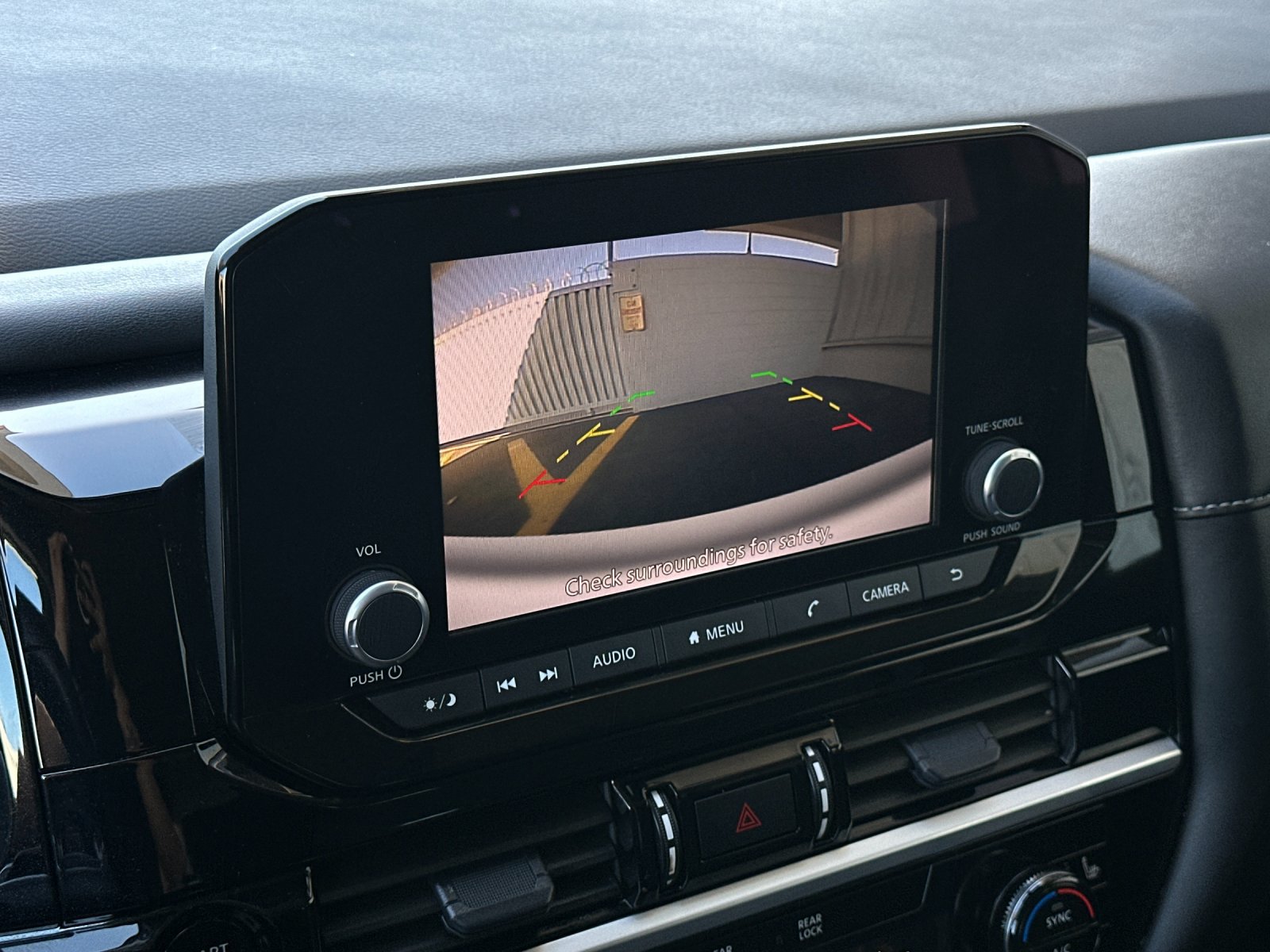 Used 2025 Nissan Pathfinder SV FWD image 18
